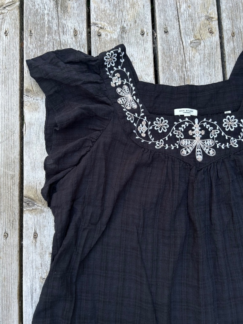 Max Studio ⎸ Cotton Blend Floral Embroidered Flutter Sleeve Top - Picture 4 of 8